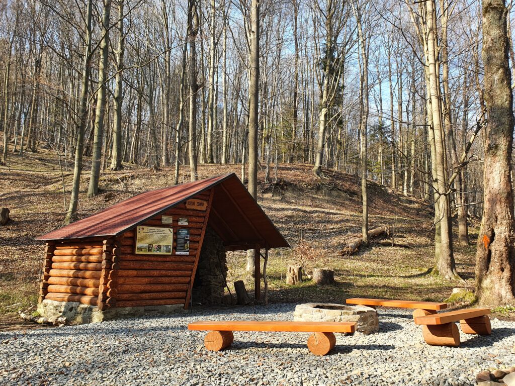 Obnova turistického chodníka Čierna mláka_OOCR Šariš-Bardejov